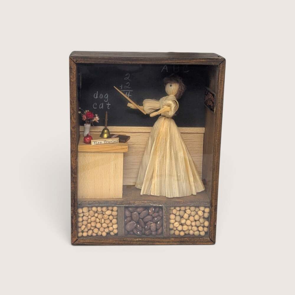 1987 Corn Husk Doll Schoolteacher Shadow Box Diorama Wood Grain Display Folk
